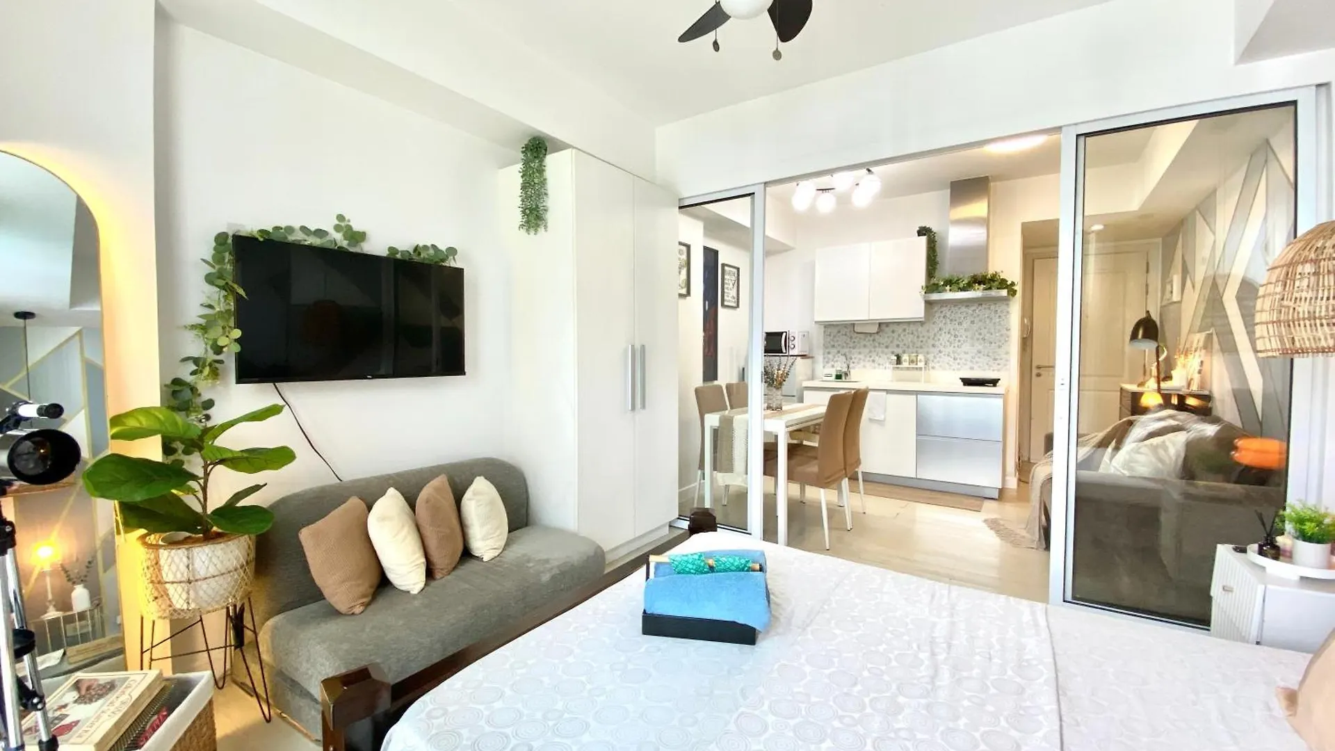 Azure Urban Resort By Melrose Avenue Manila Apartmán